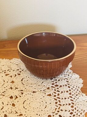 Retro Over and Back Brown Glazed Ceramic Serving Bowl